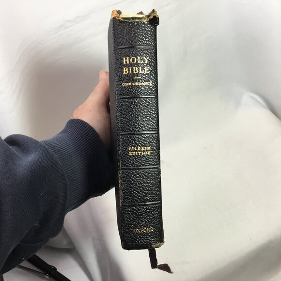 Holy Bible Pilgrim Edition Oxford Press 1952 2nd Ed. Black Leather Cover - Picture 1 of 15